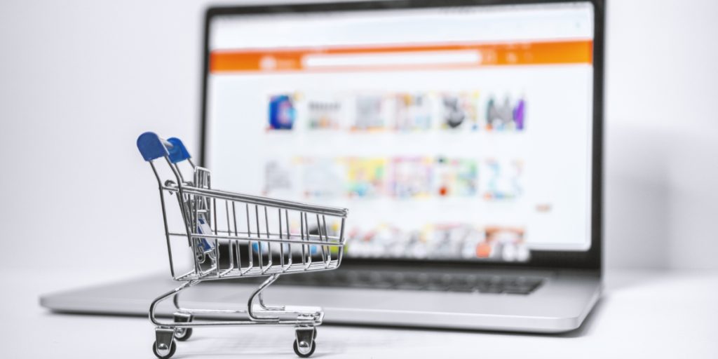 Apa Perbedaan E-commerce dan Marketplace